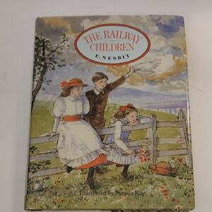 Vintage The Railway Children Book - Multicolor Cover